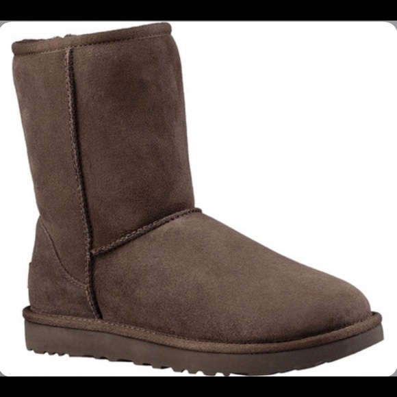 UGG chocolate Classic Short II Boot - Picture 1 of 6